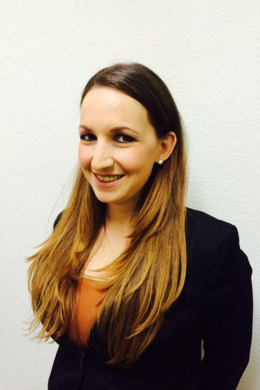 Leyla Frivoli, Büro